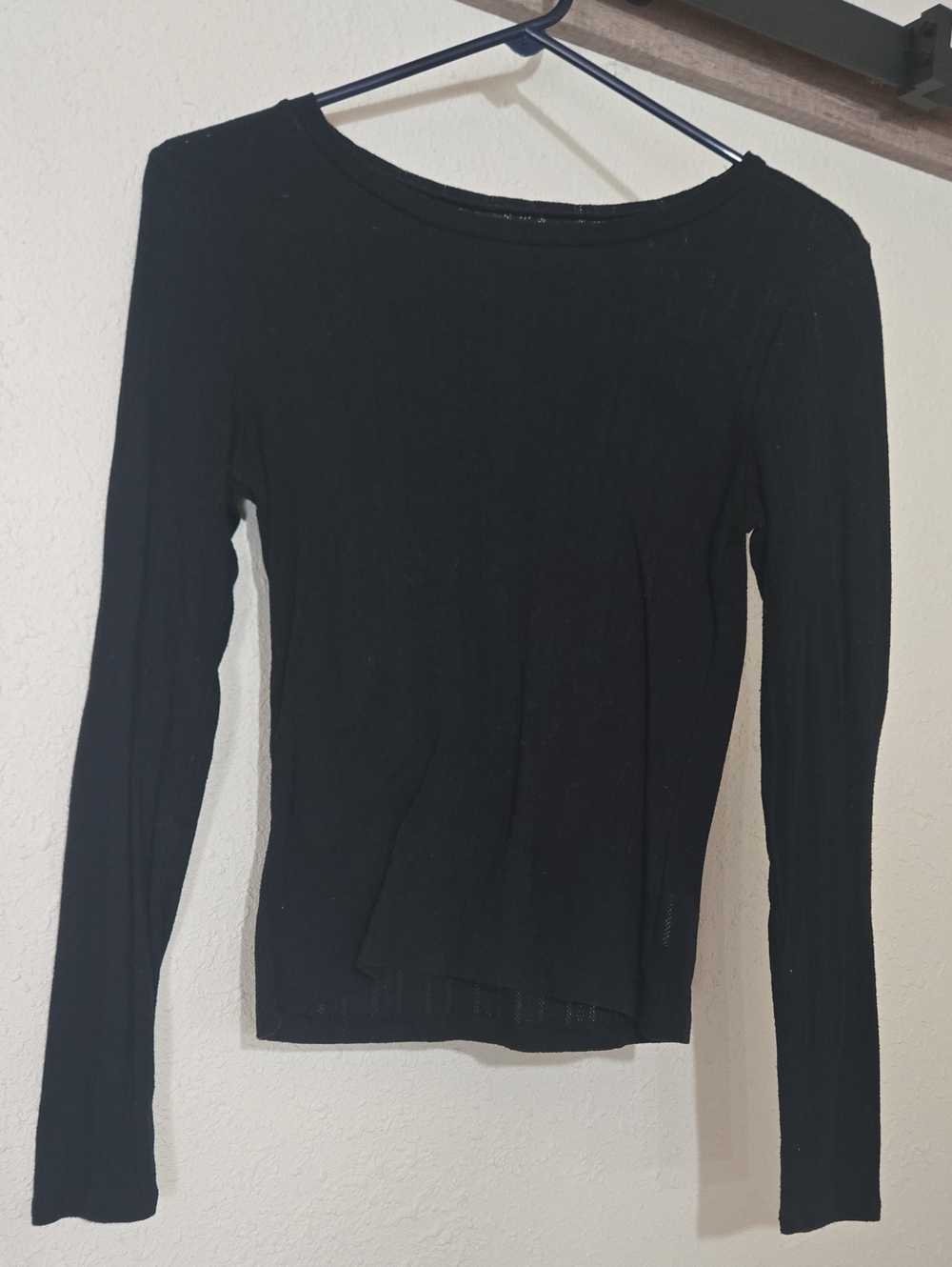 Pre-loved American Eagle Black Long-Sleeve Ribbed Women's Top